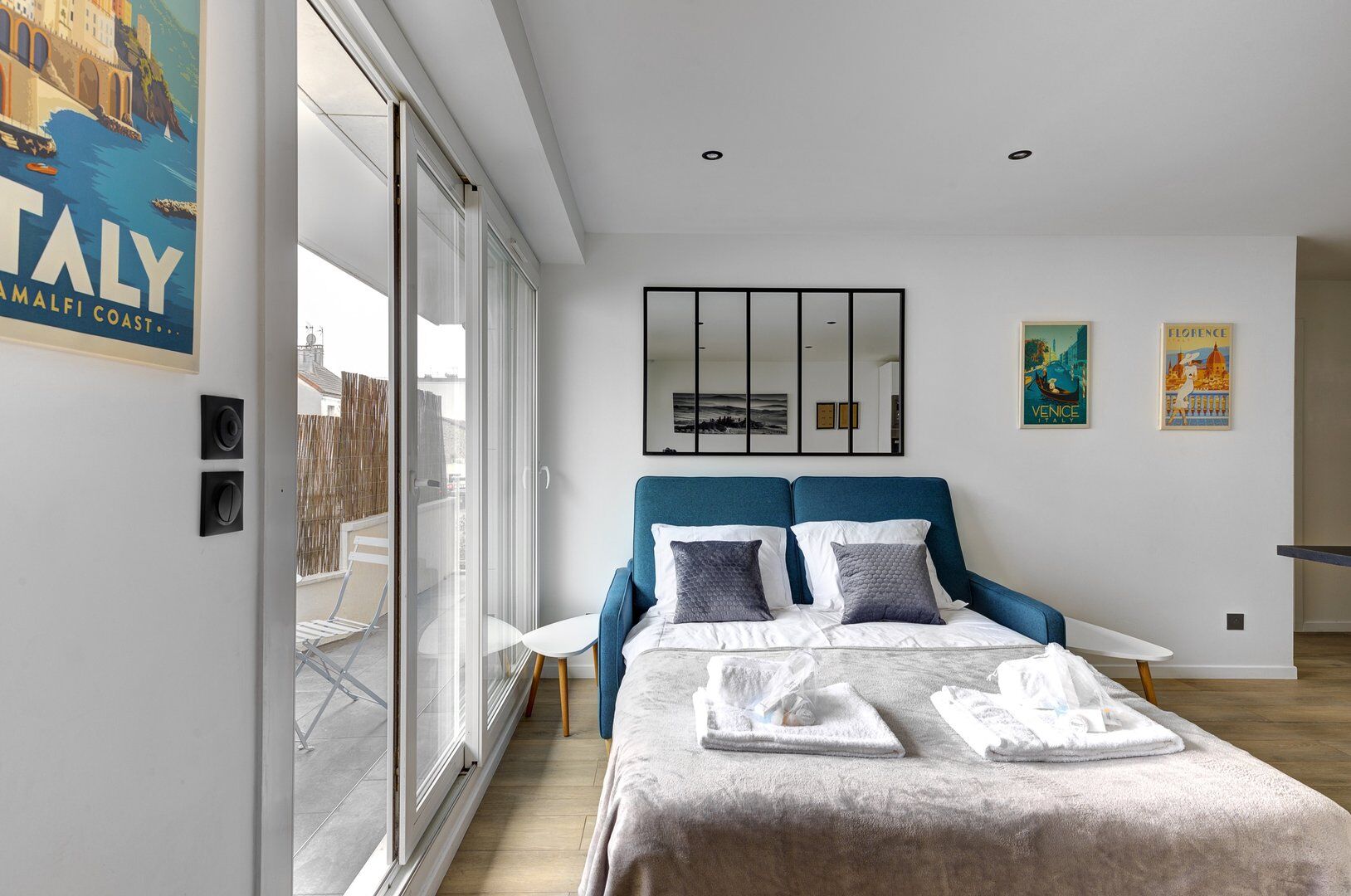 Canapé lit canapé lit suite dolce vita paris location appartement paris