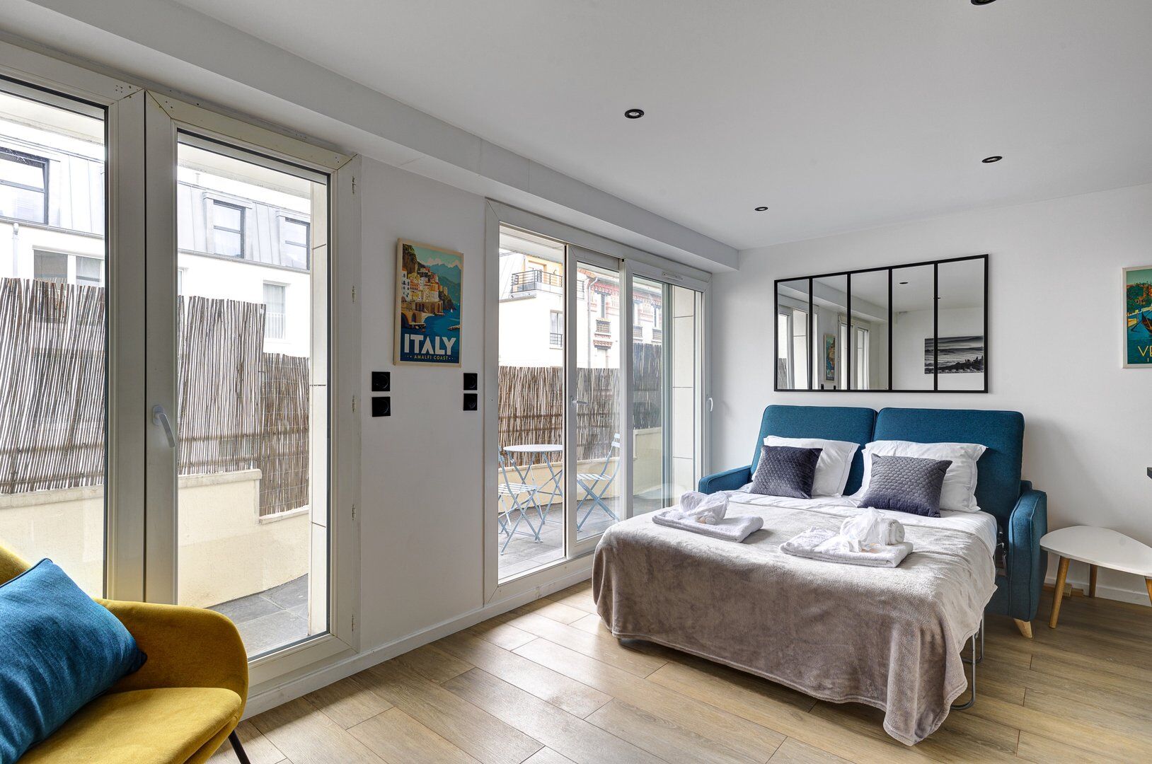 Canapé lit canapé lit suite dolce vita paris location appartement paris