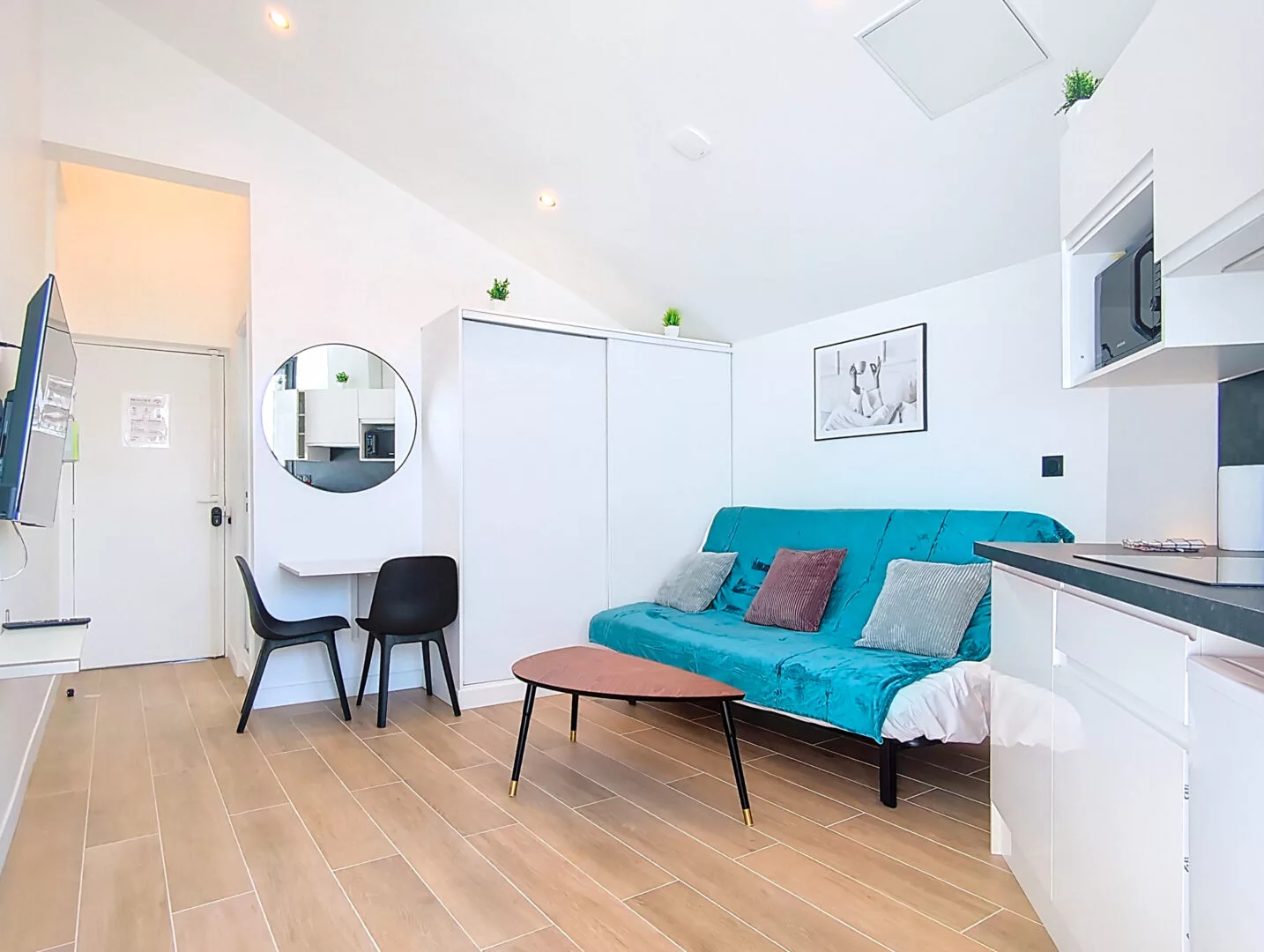 coin salon miroir canape location appartement court et long sejour argenteuil