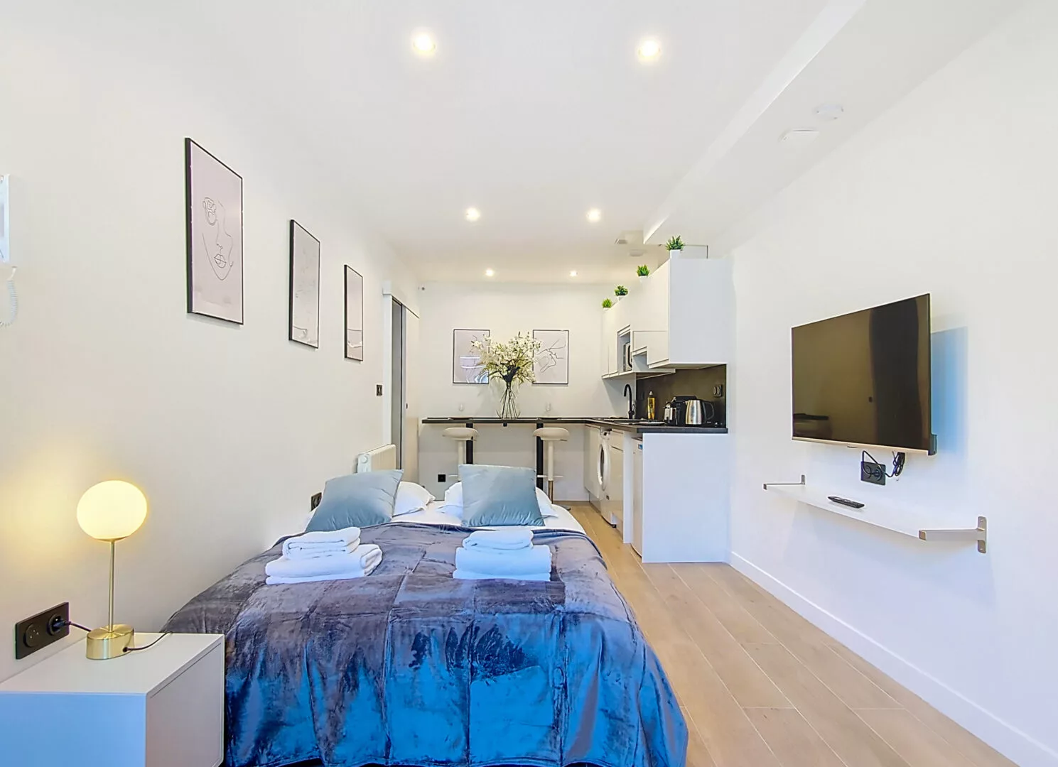 studio moderne avec lit et cuisine location appartement argenteuil Studio moderne avec cuisine ouverte et lit double