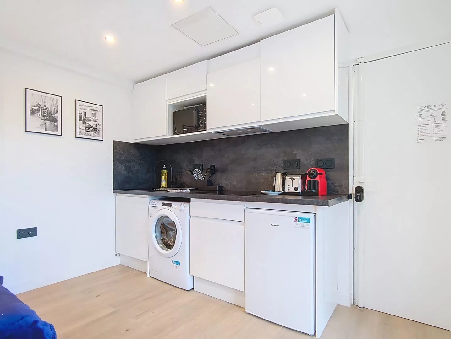 cuisine fonctionnelle micro ondes machine a laver Cuisine moderne avec électroménagers intégrés