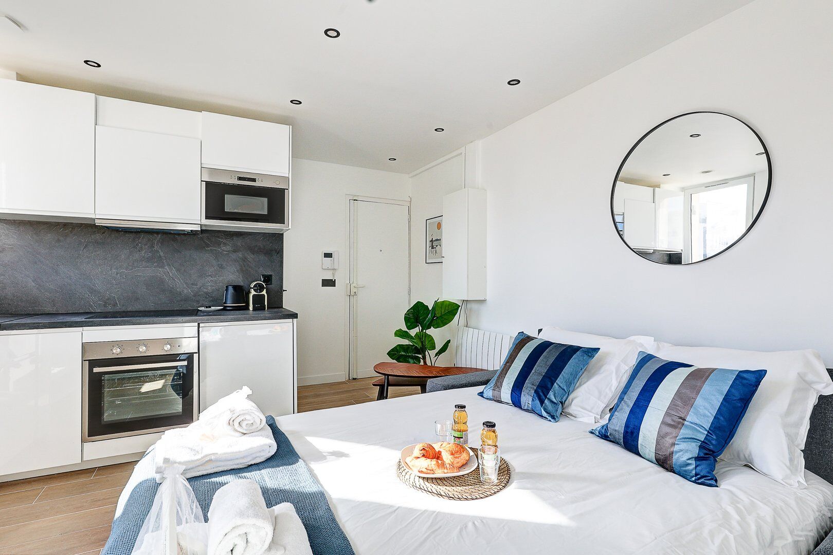 Canapé lit canapé lit suite par ici paris location appartement paris