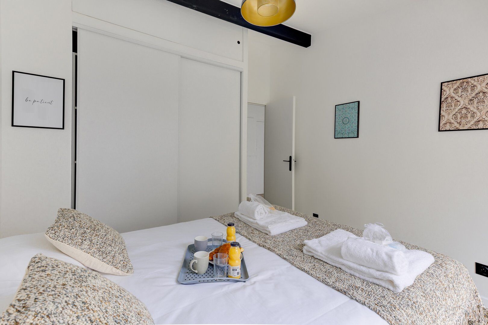 Chamber room suite new delhi paris rent apartment paris