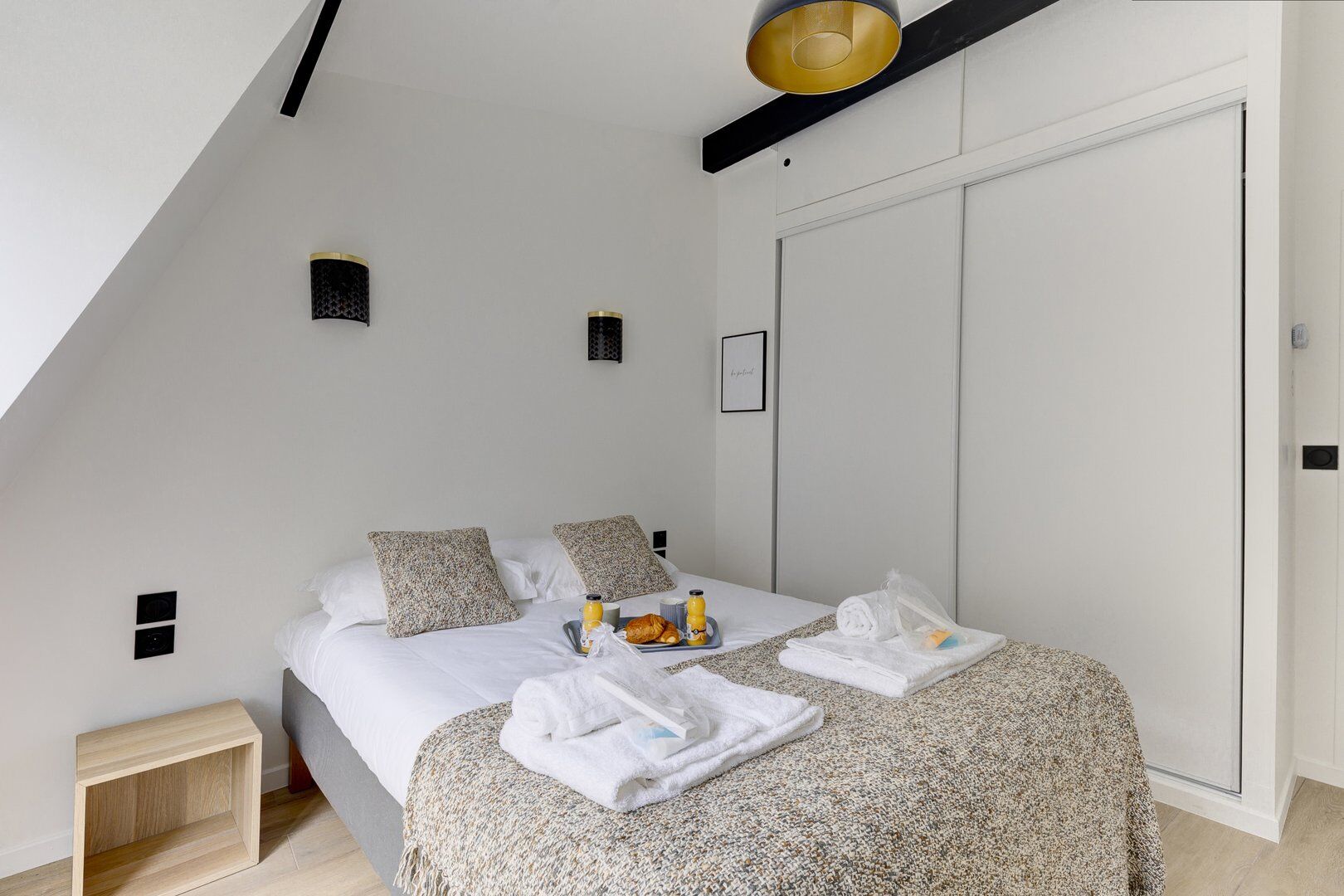Chamber room suite new delhi paris rent apartment paris