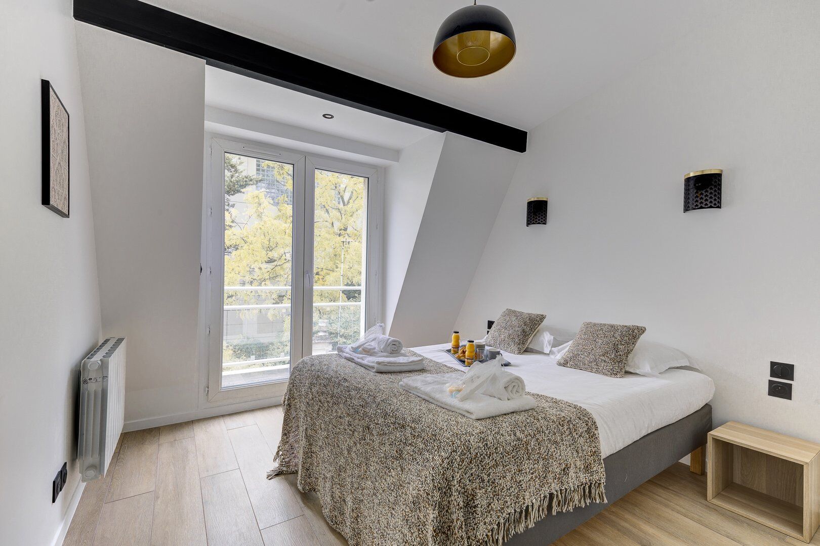 Chamber room suite new delhi paris rent apartment paris